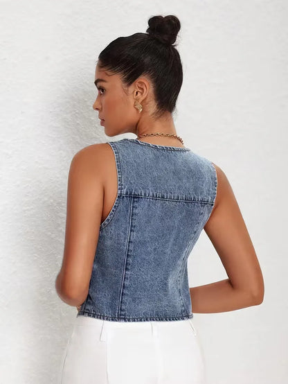 Gilet with V-neck and pointed hem