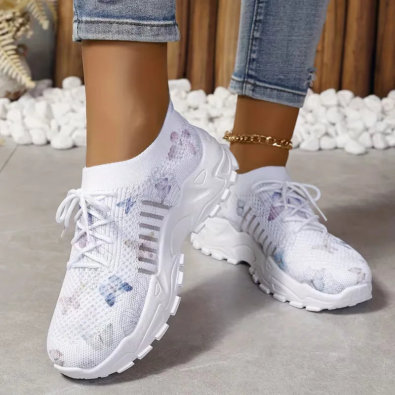Low sneaker with butterfly print