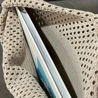 Shopper with hollow crochet design