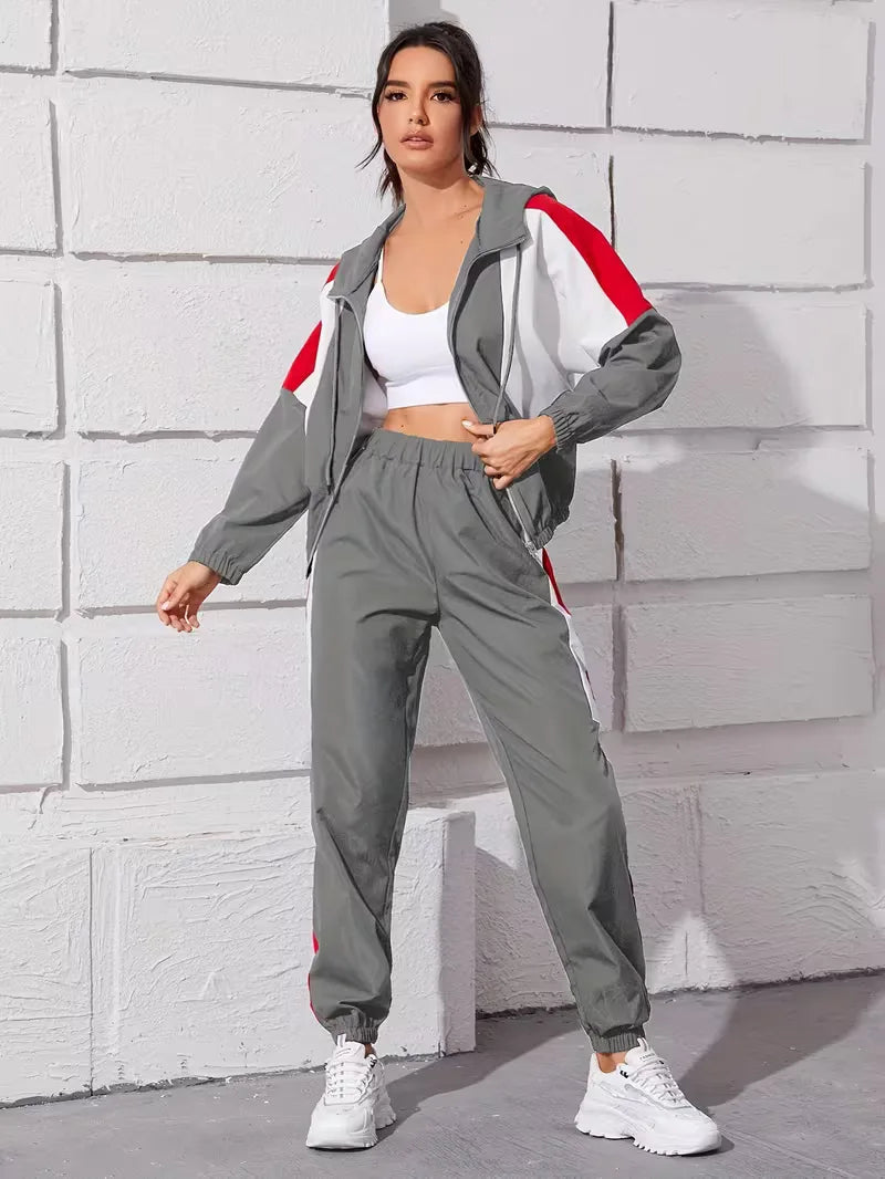 Lounge set with hood