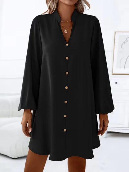 Shirt dress with V-neck and long sleeves