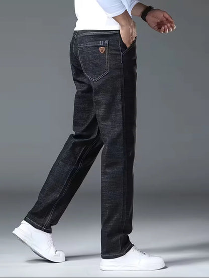 Straight jeans with visible stitching