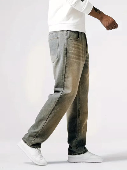 Loose fit jeans with five pockets