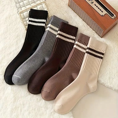 Long socks with ribbed texture