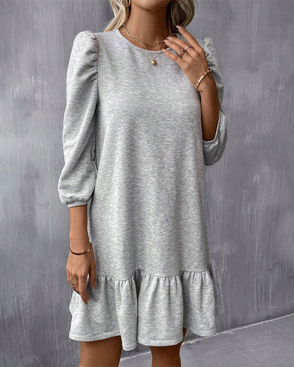 Plain dress with puff sleeves