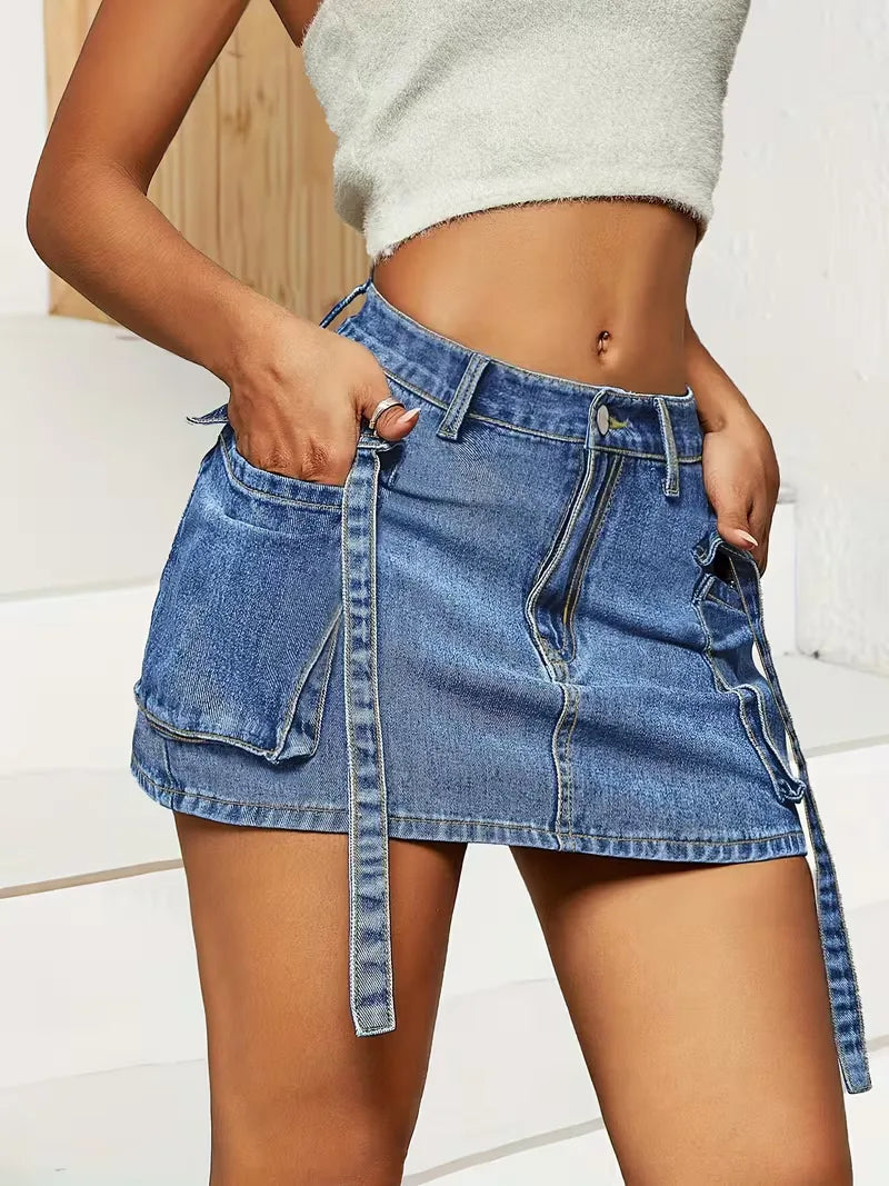 Denim skirt with flap pockets