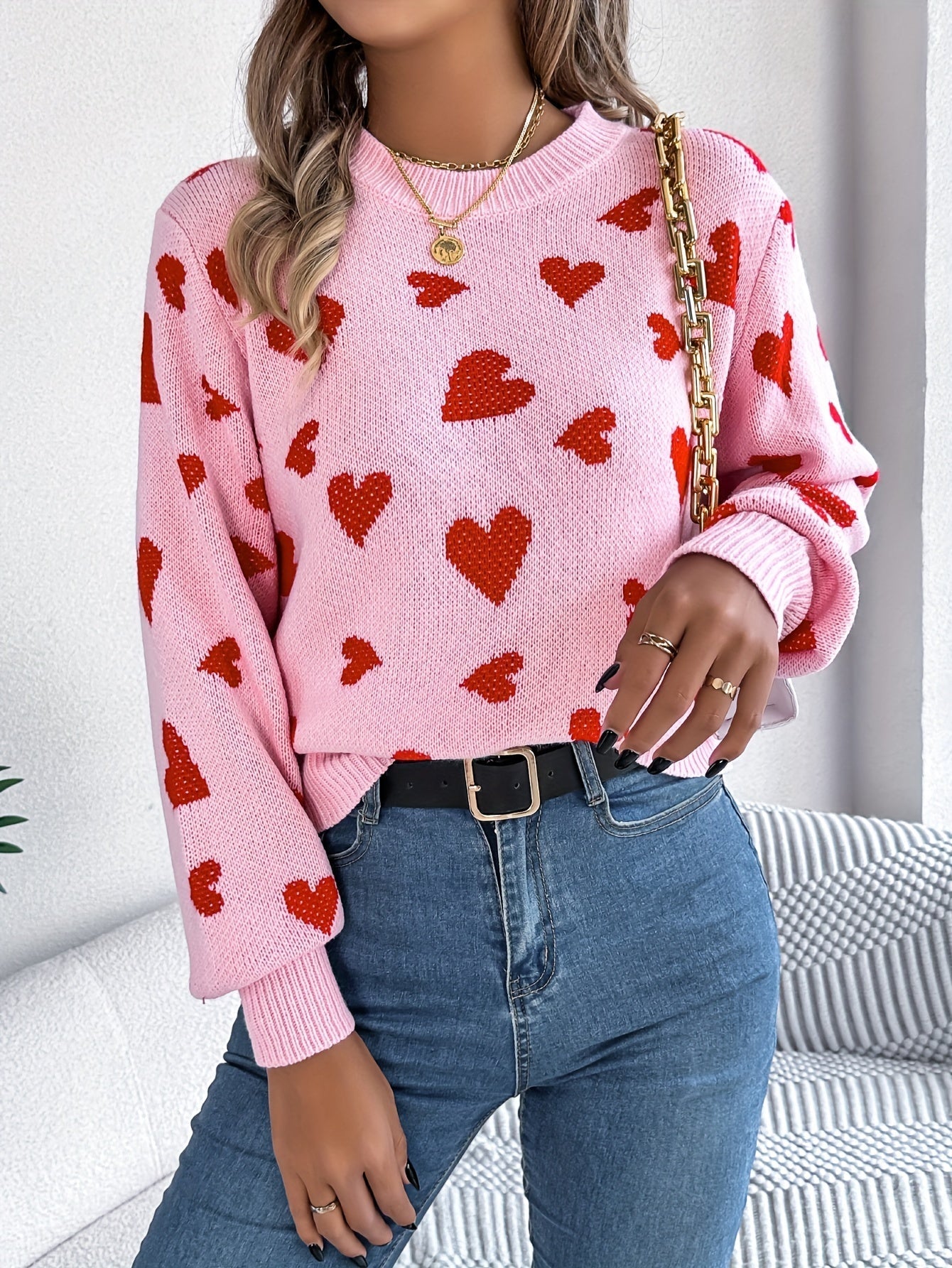 Elin | Elegant ladies' sweater with round neck and heart pattern