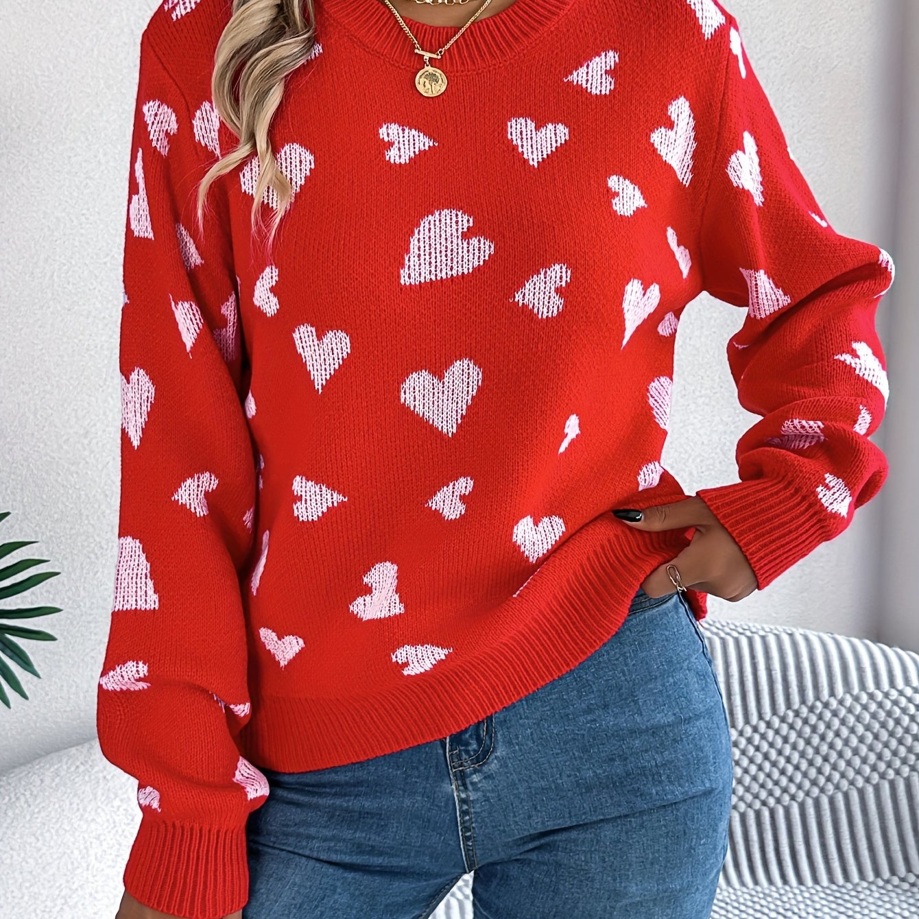 Elin | Elegant ladies' sweater with round neck and heart pattern