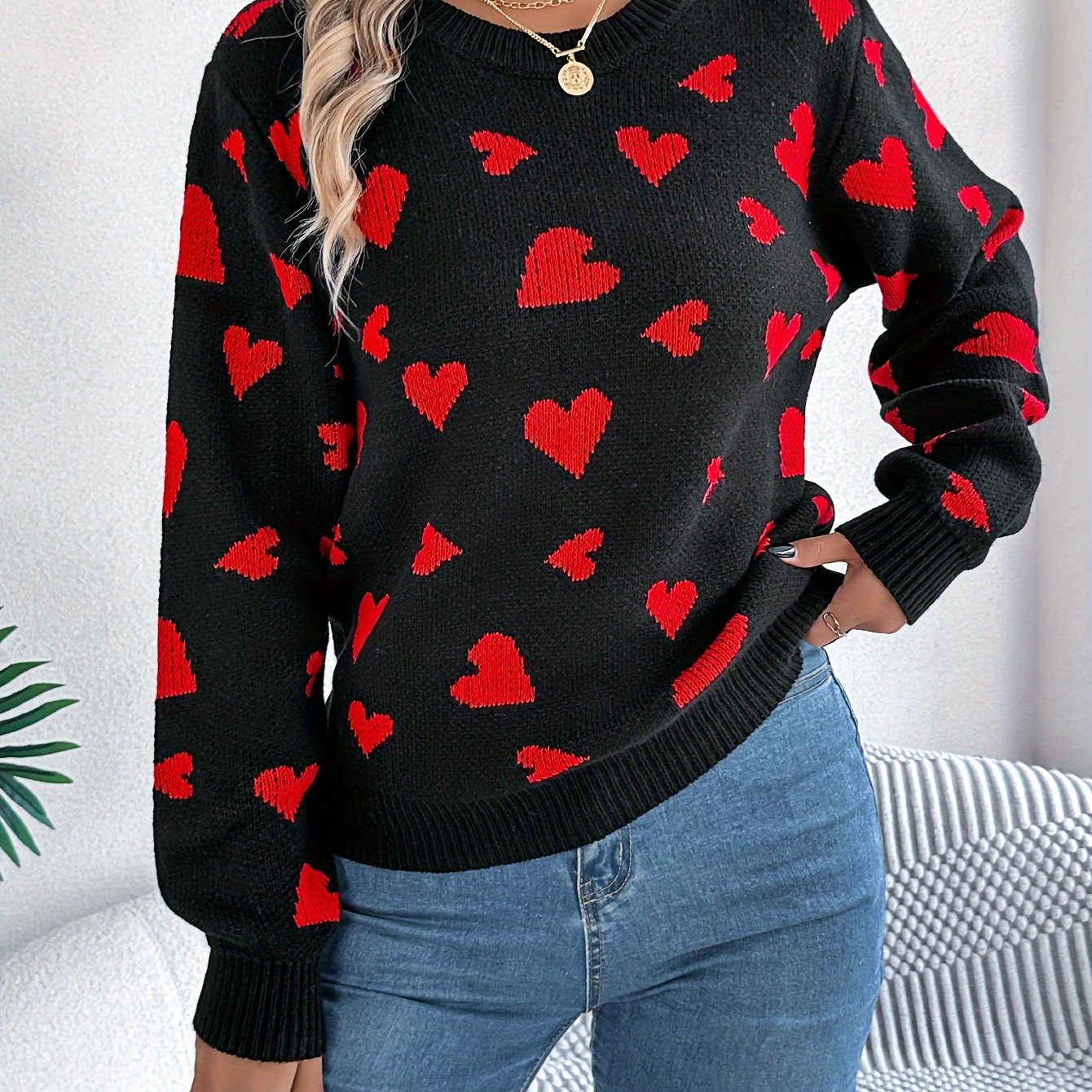 Elin | Elegant ladies' sweater with round neck and heart pattern