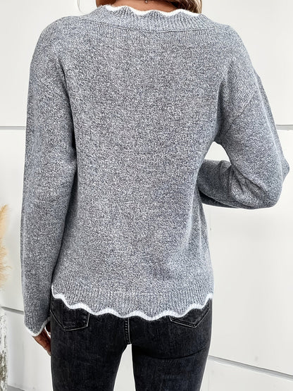Elin | Elegant V-neck jumper with scallop detailing and long sleeves