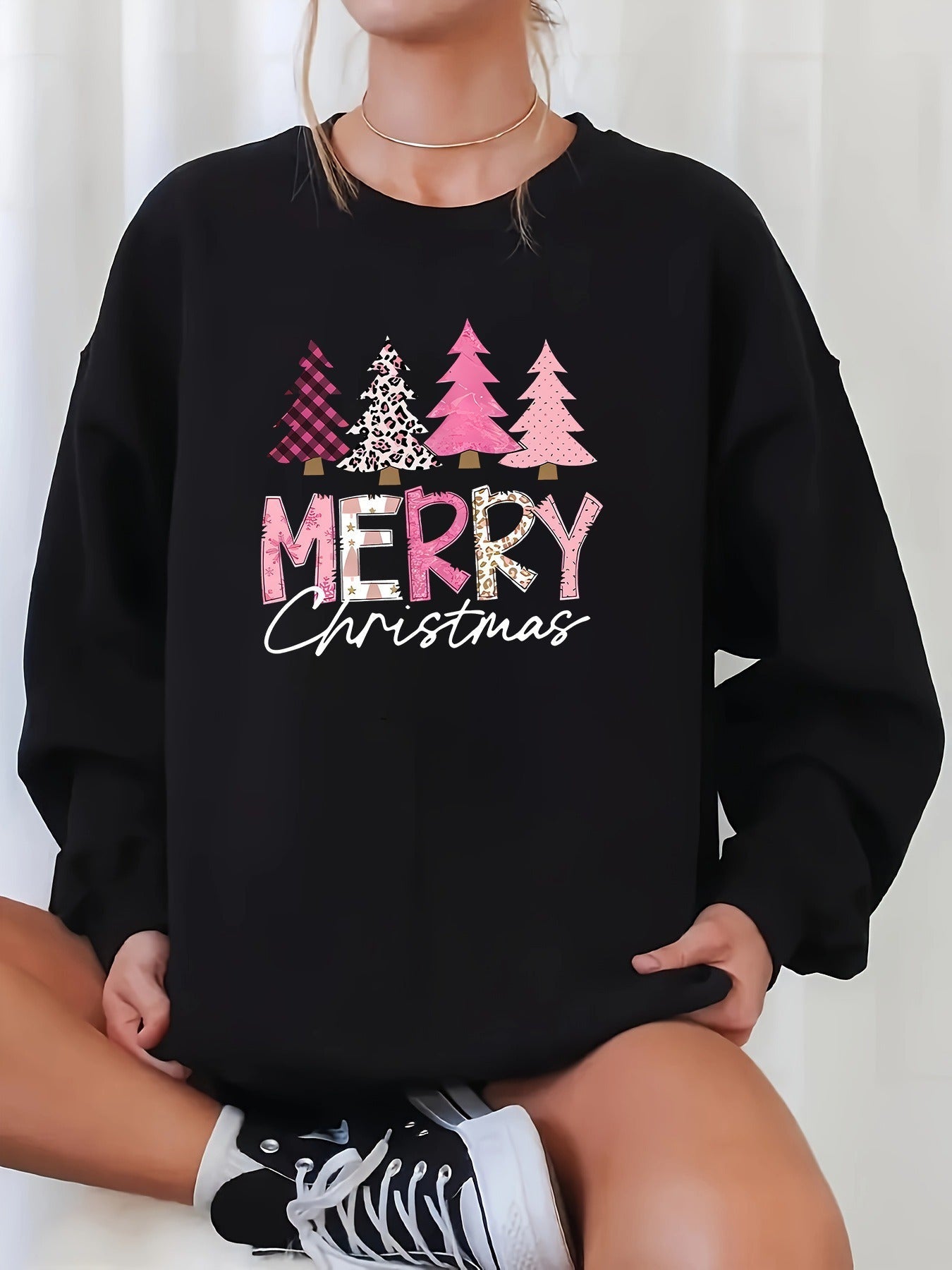 Elin | Cosy Christmas Jumper with Christmas Tree Pattern and "Merry Christmas" Print