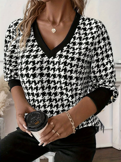 Elise | Elegant houndstooth V-neck sweatshirt