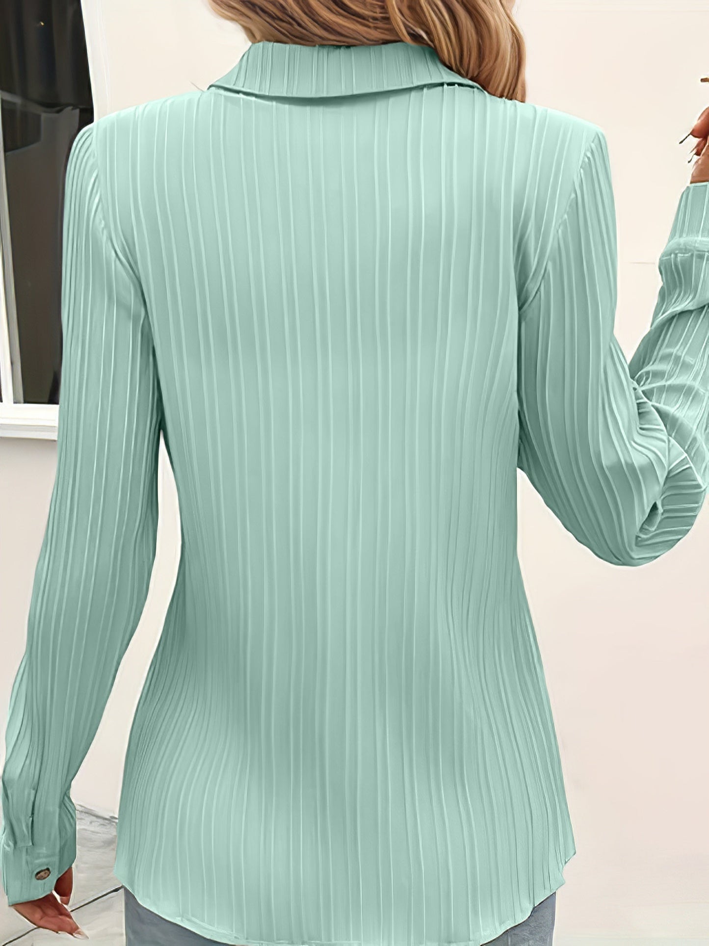 Emma | Plain shirt with button closure and long sleeves