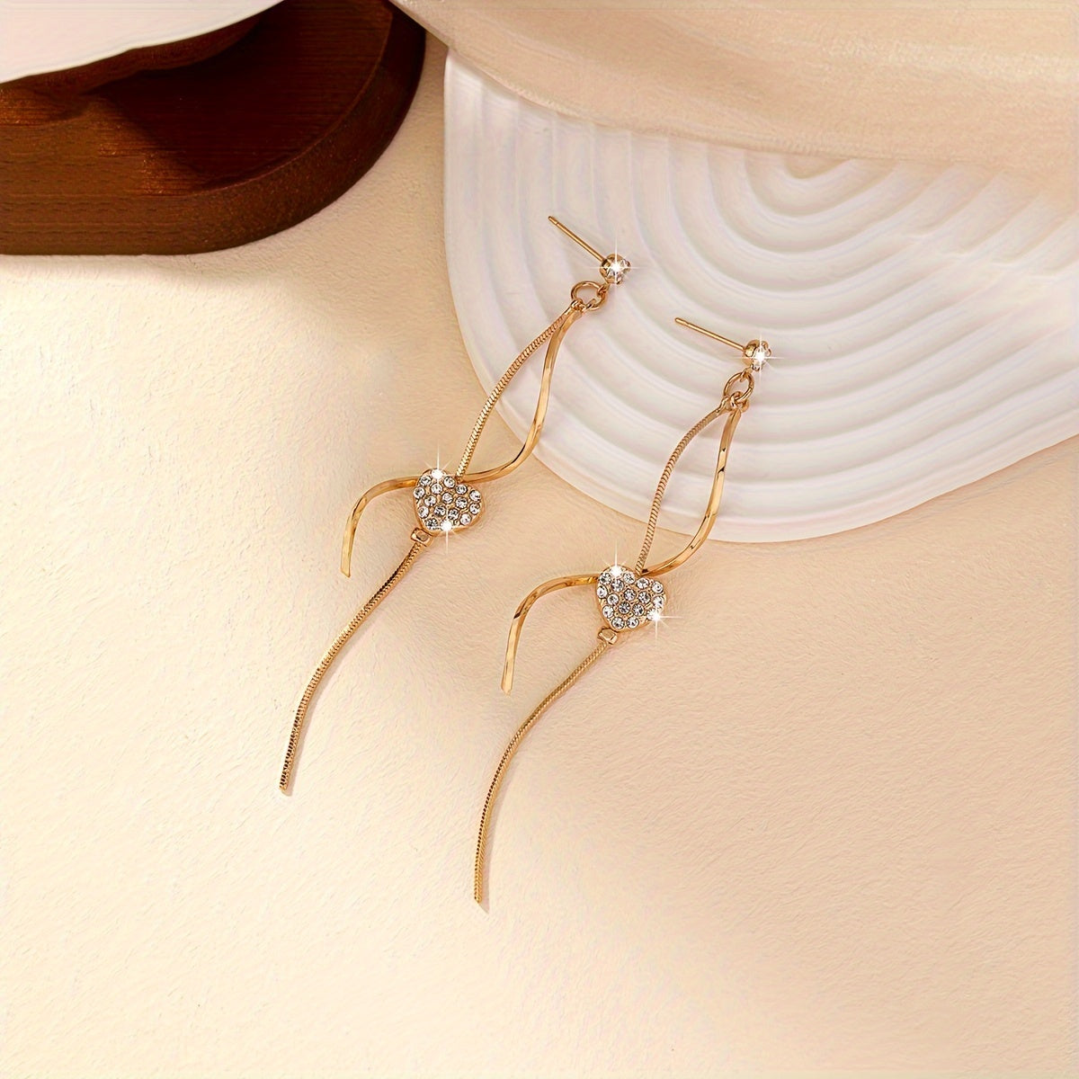 Emma | Black heart design spiral line dangle earrings