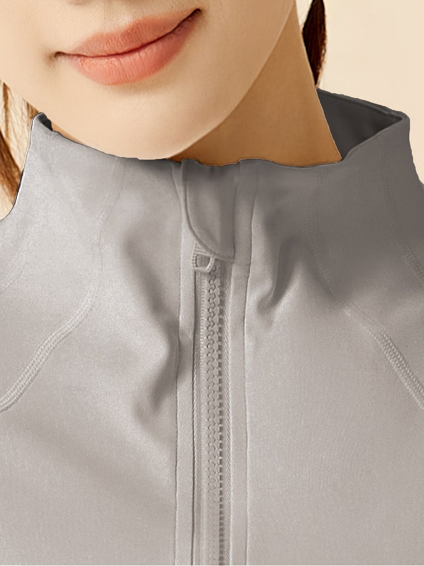 Eva | Cropped sports jacket with breathable fabric and stand-up collar