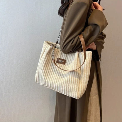 Eva | Stylish Shoulder Bag in Black Leather