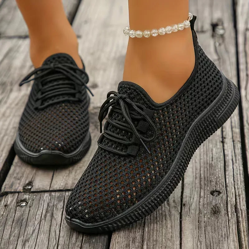 Low sneakers with woven design