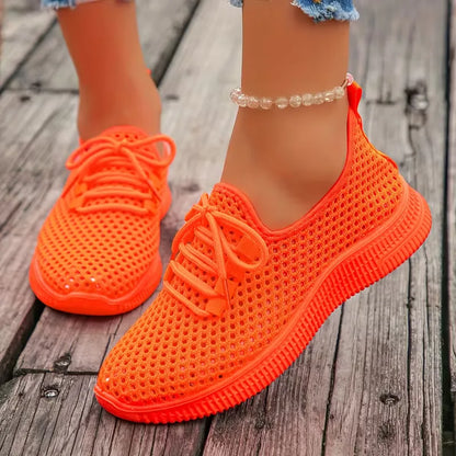 Low sneakers with woven design