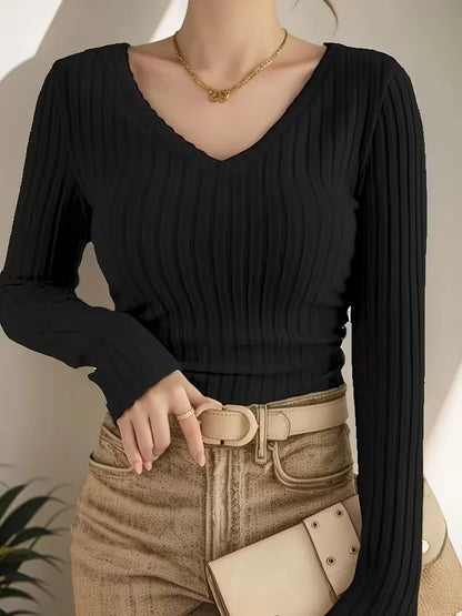 Long-sleeve with V-neck and ribbed texture