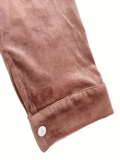 Femke | Blouse with Double Pockets and Button Closure