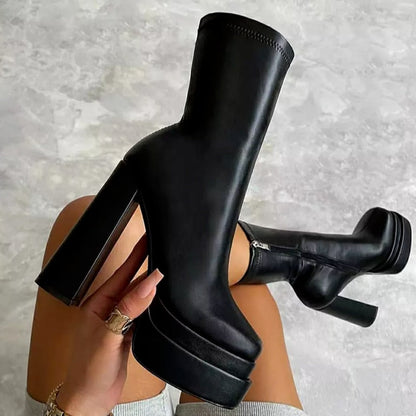 Isa | Flat Ankle Boots