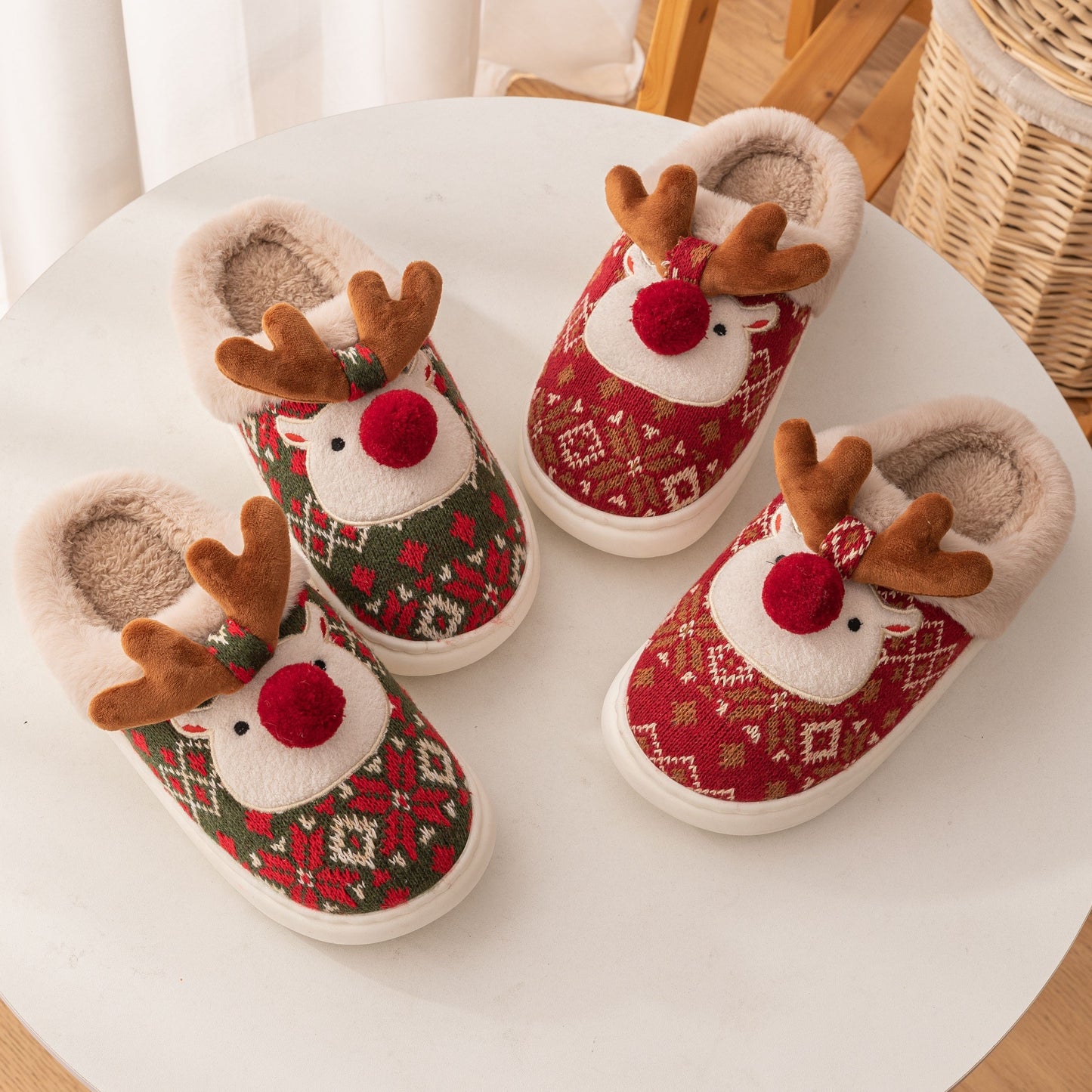 Jasper | Cosy Christmas Reindeer Plush Slippers