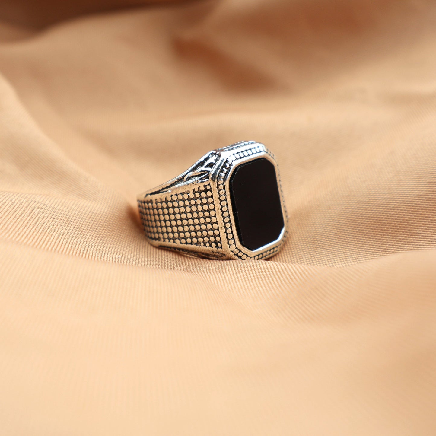 Jeroen | Black Ring with Rhinestones