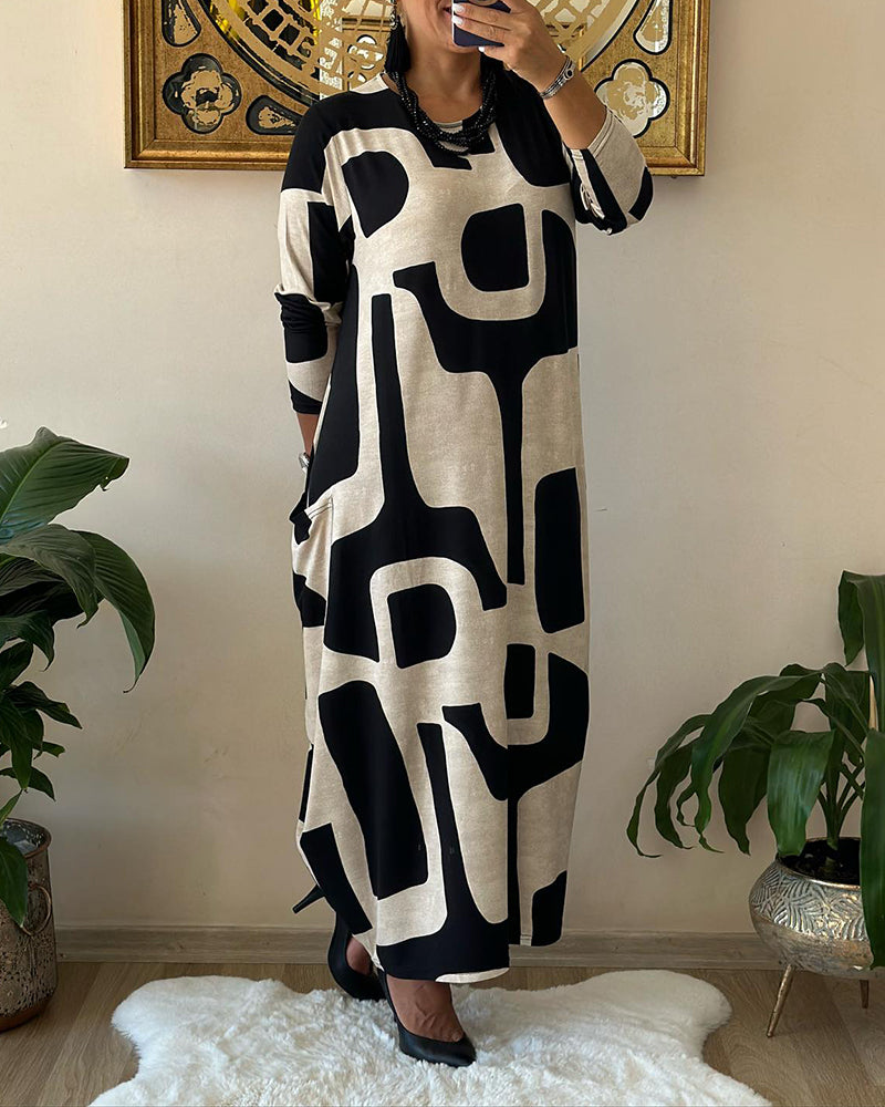 Dress with Long Sleeves and Black and White Print