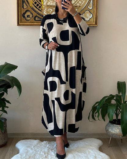 Dress with Long Sleeves and Black and White Print