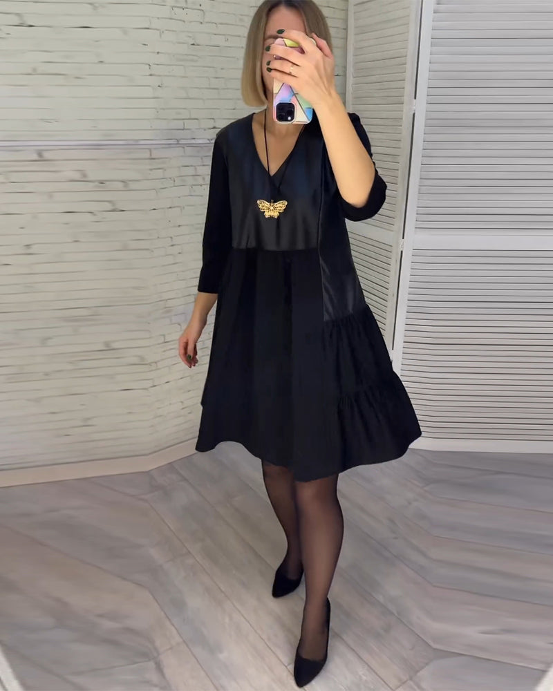 Dress with V-neck and patchwork