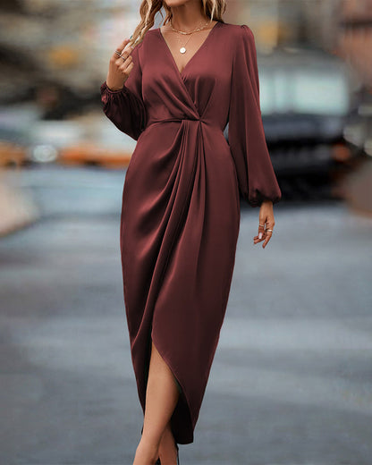 Kim | Elegant dress with lantern sleeves and v-neck