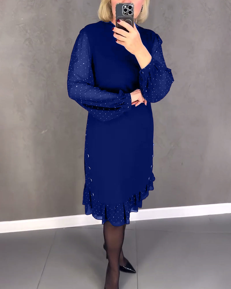 Long-sleeved elegant dress with polka dots
