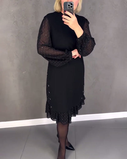 Long-sleeved elegant dress with polka dots