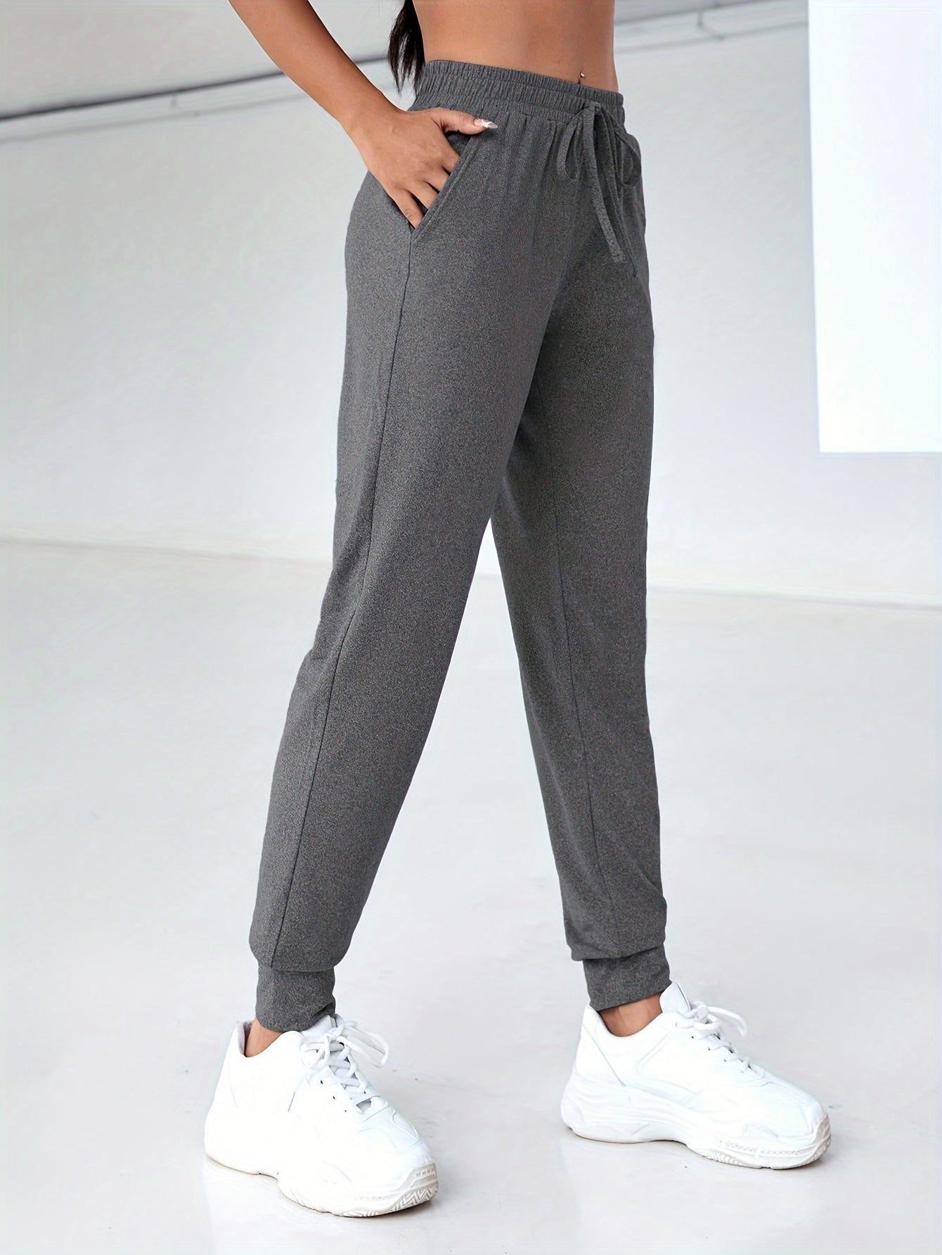 Lara | Casual sports trousers with high waist and pockets