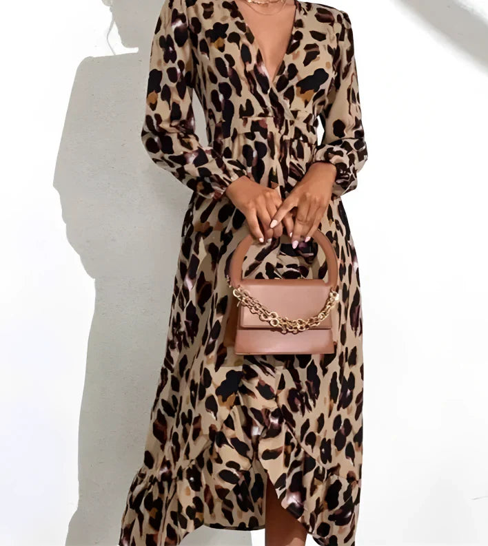 Leila | V-neck dress with leopard print