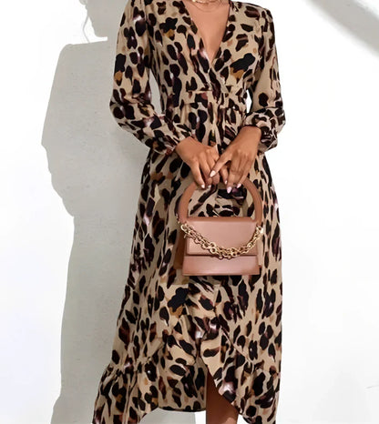 Leila | V-neck dress with leopard print
