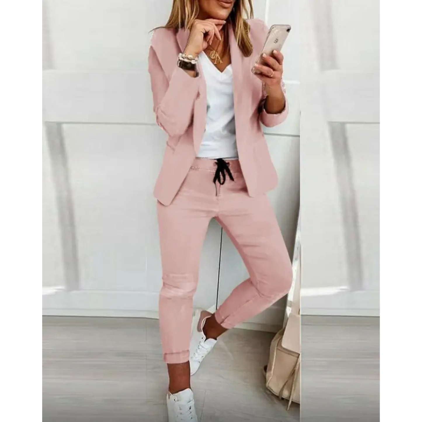 Lena | Slim-fit blazer and trousers set in solid colour