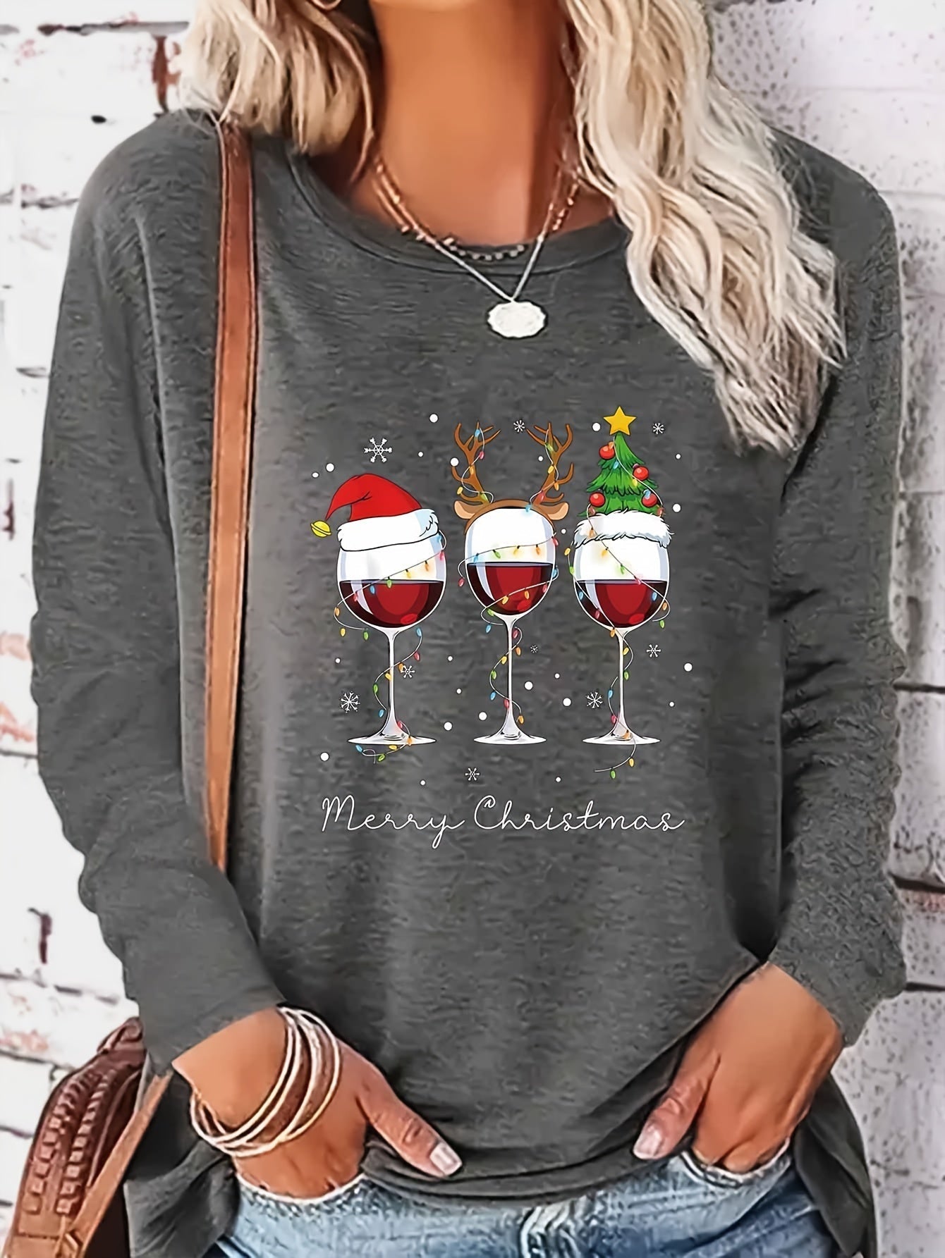 Lotte | Festive T-shirt with Christmas Print and Long Sleeves
