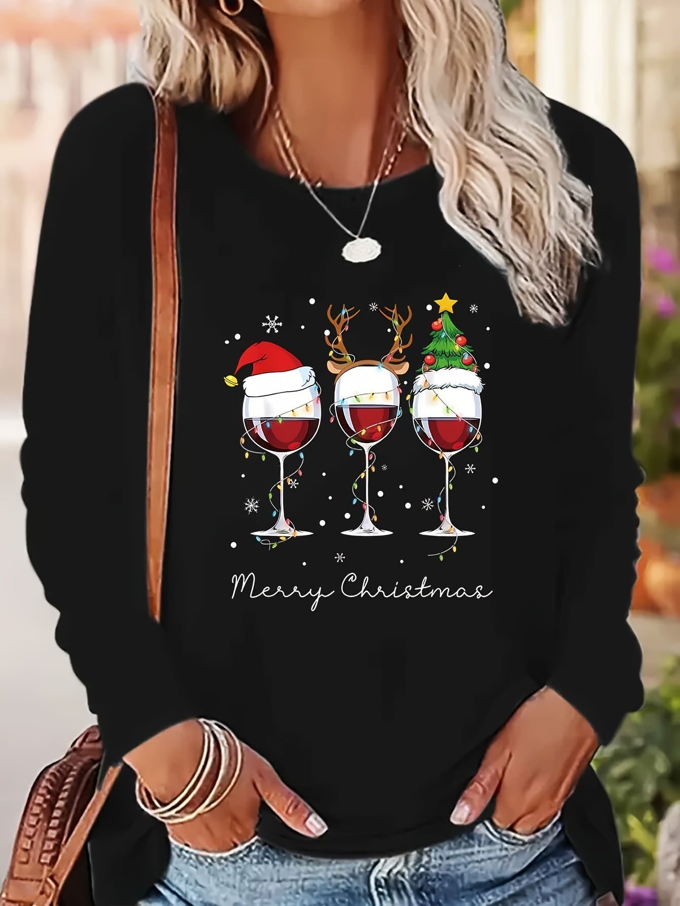Lotte | Festive T-shirt with Christmas Print and Long Sleeves
