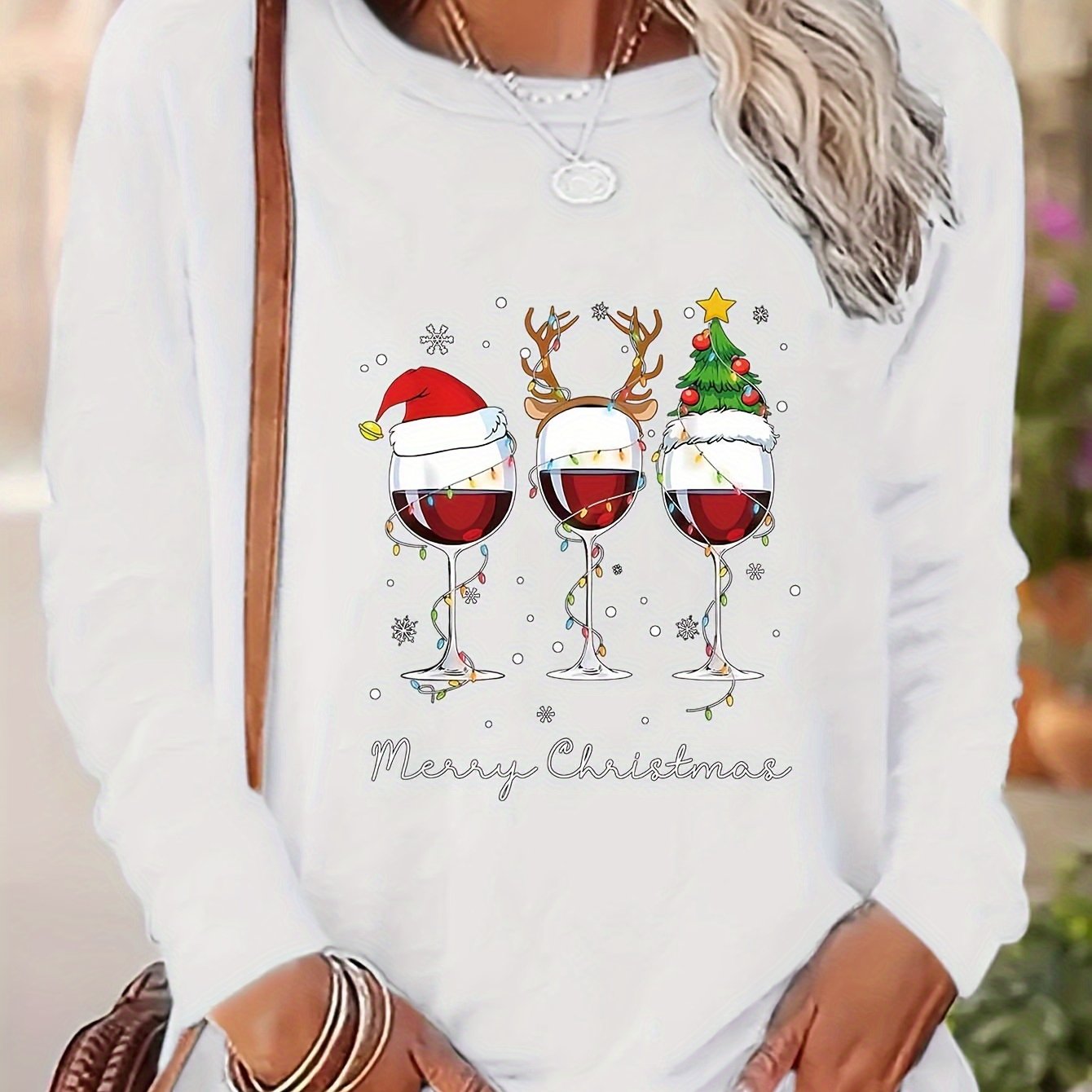 Lotte | Festive T-shirt with Christmas Print and Long Sleeves