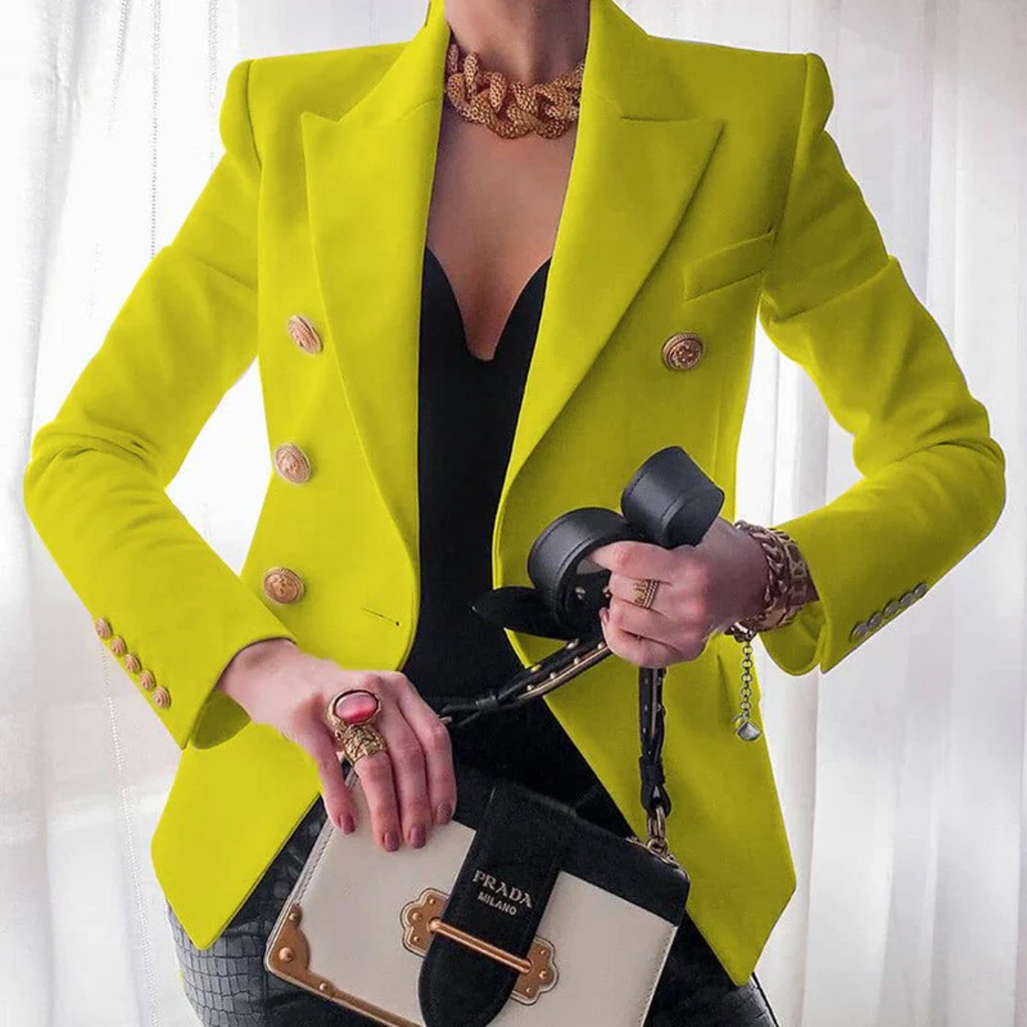 Louise | Comfortable blazer with cotton buttons