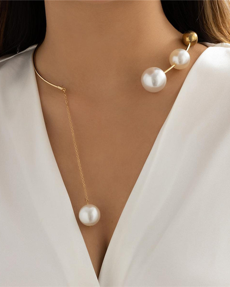 Nina | Clavicle Necklace with Faux Pearl