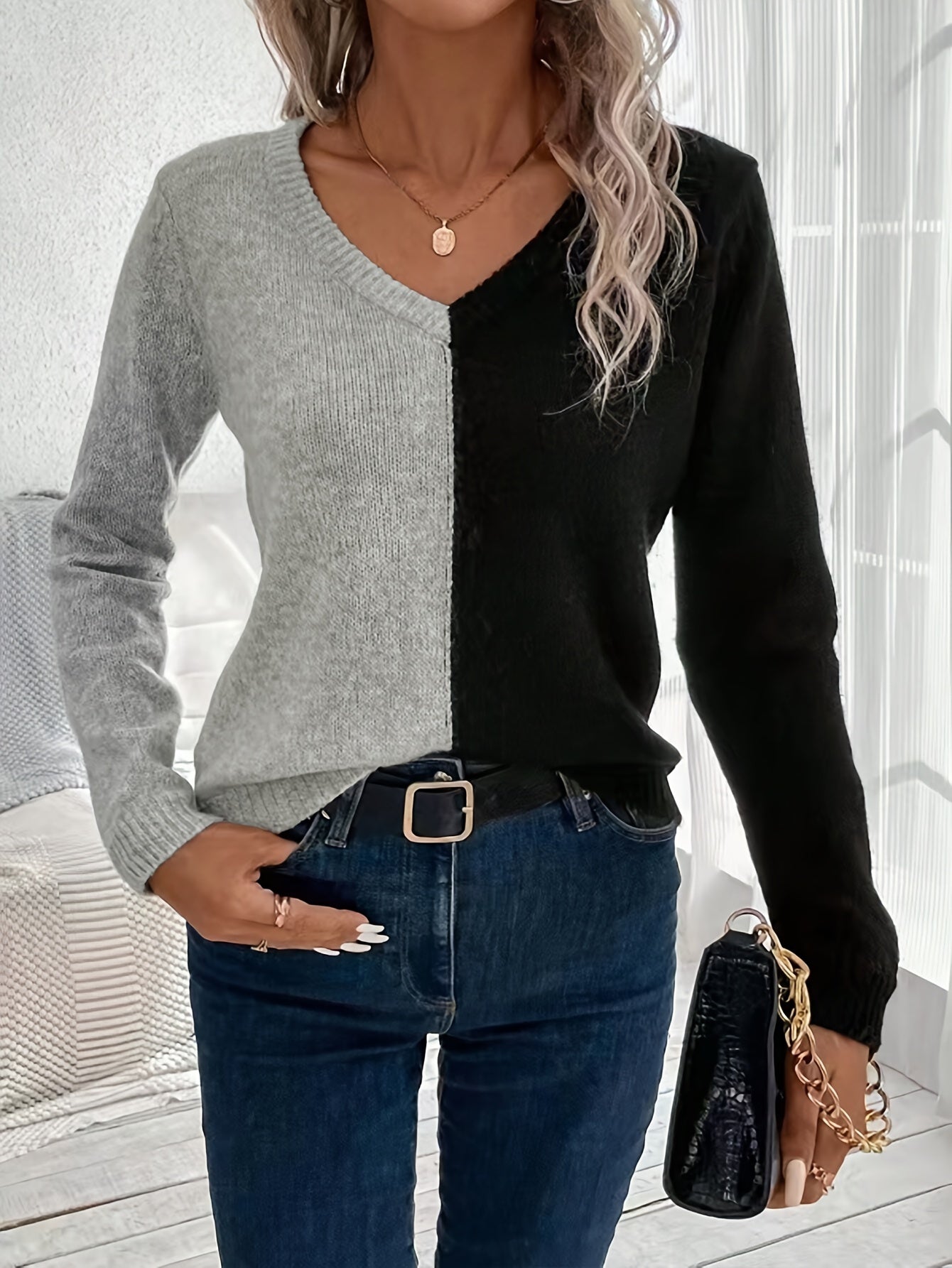 Noa | Elegant V-neck Jumper with Long Sleeves
