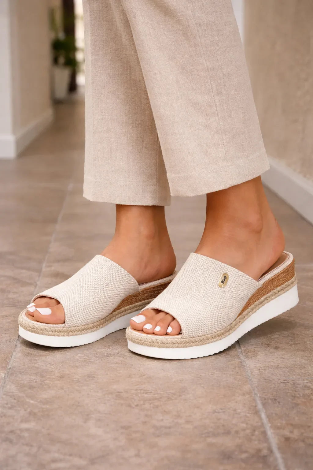 Platform sandals with open toe