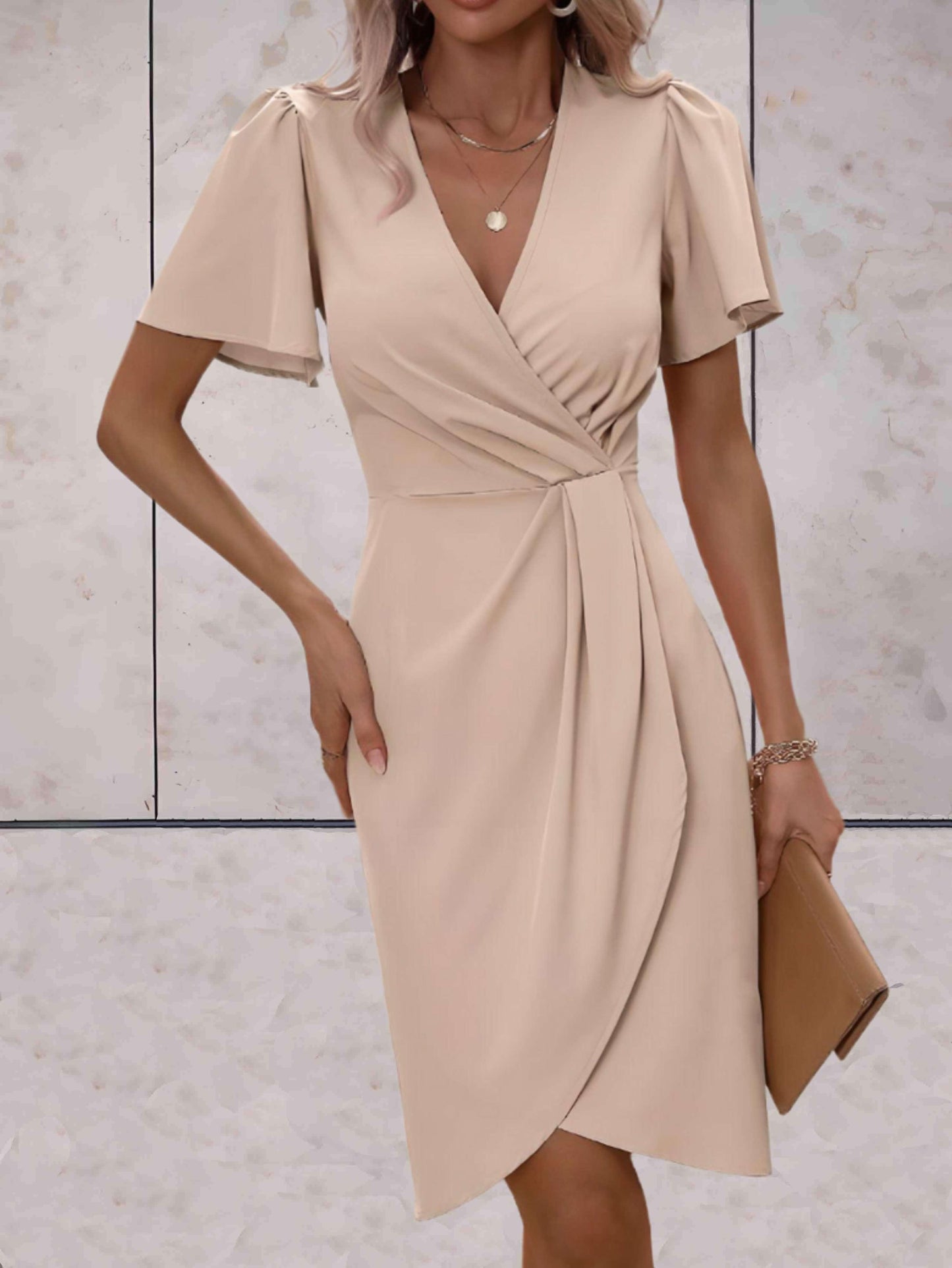 Sophie | Fitted dress with V-neck and wrap
