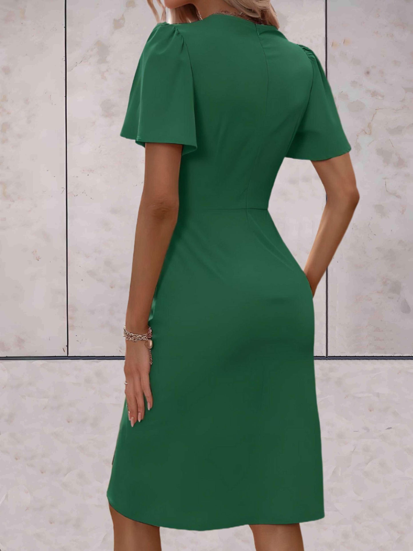 Sophie | Fitted dress with V-neck and wrap