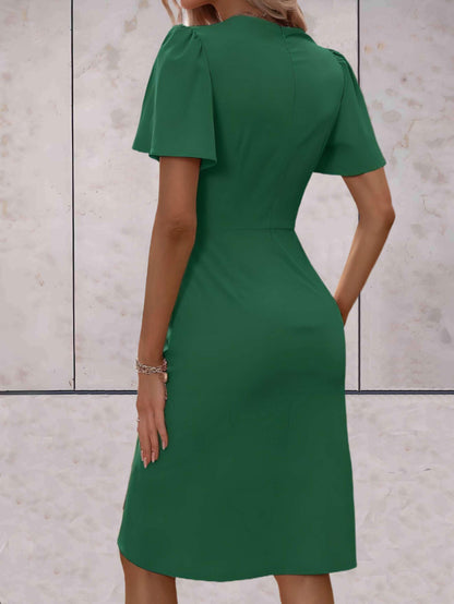 Sophie | Fitted dress with V-neck and wrap