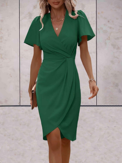 Sophie | Fitted dress with V-neck and wrap