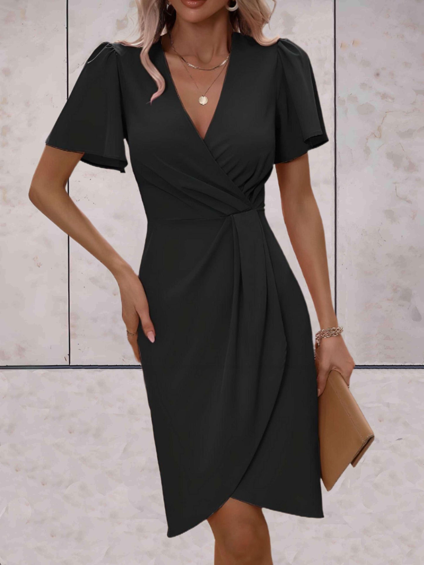 Sophie | Fitted dress with V-neck and wrap