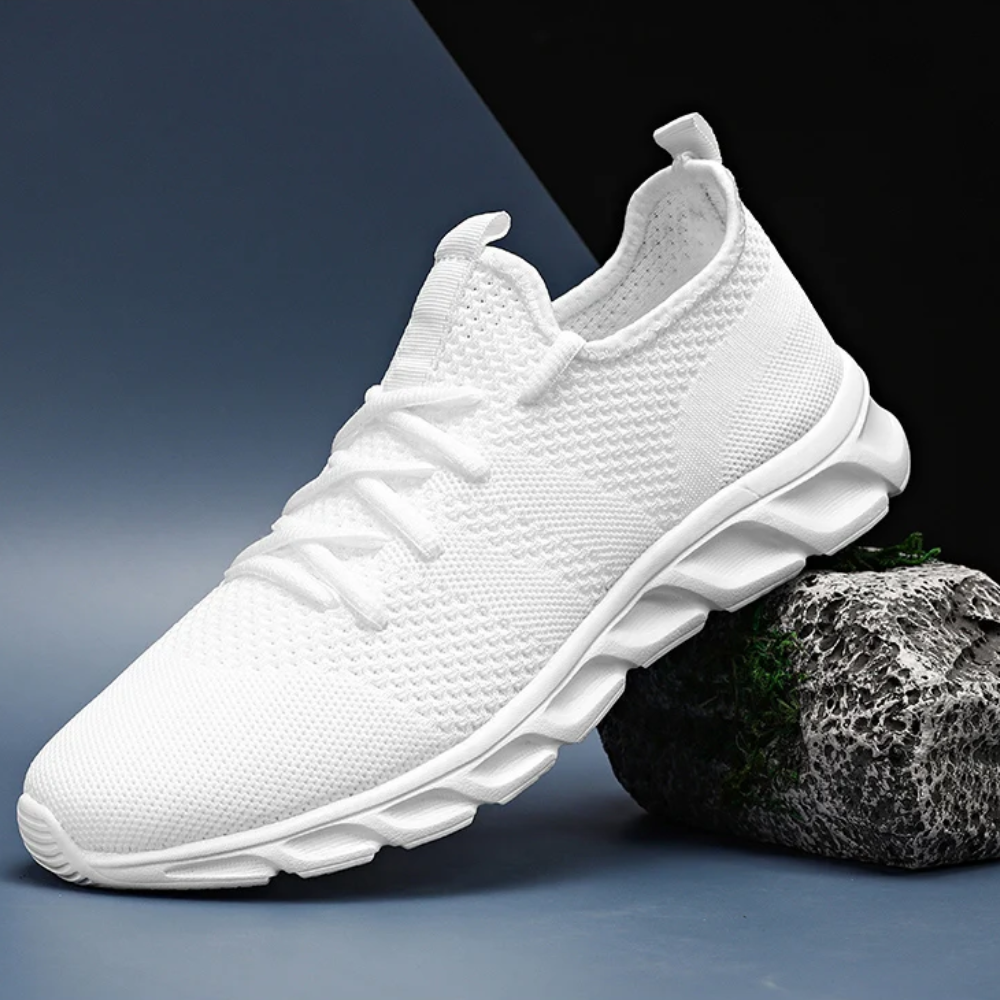 Sports Shoes with Responsive Heel Cushioning